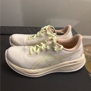 ASICS Cumulus 25